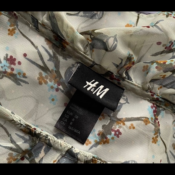 H&M sheer blouse - Picture 3 of 4